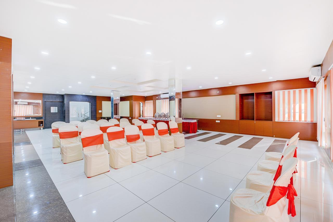 Oyo 13521 Sudhriti Hotel Siliguri Extérieur photo