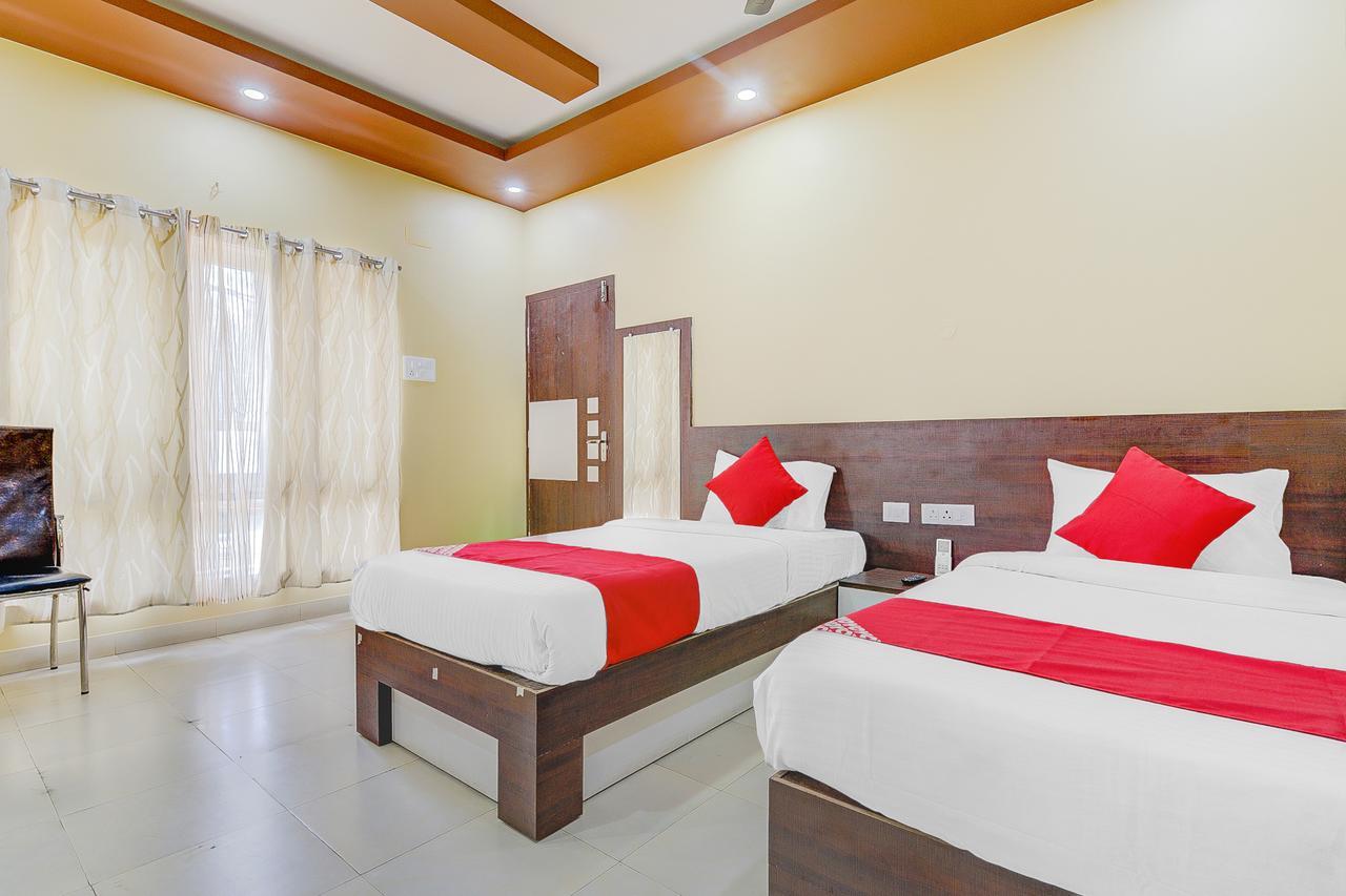 Oyo 13521 Sudhriti Hotel Siliguri Extérieur photo